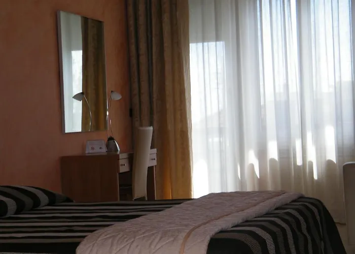 Cristallo Hotell Varazze