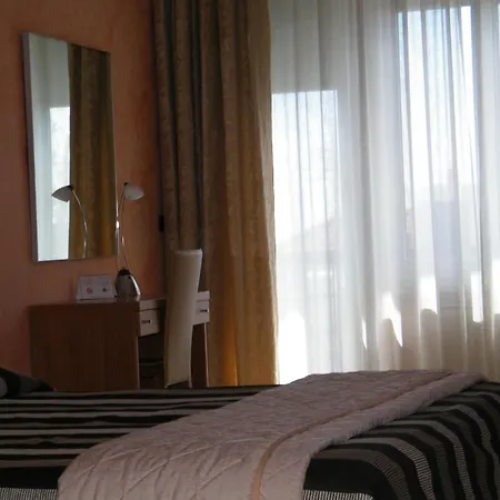 Cristallo Hotell Varazze