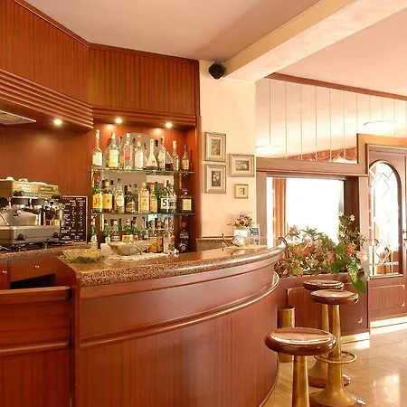 Hotell Cristallo 4*